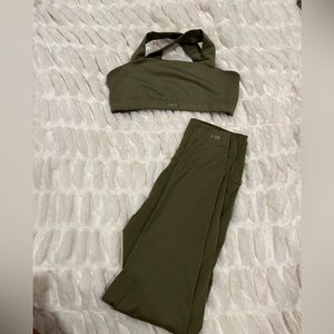 COPY - Set active set// perfect condition just no longer fits